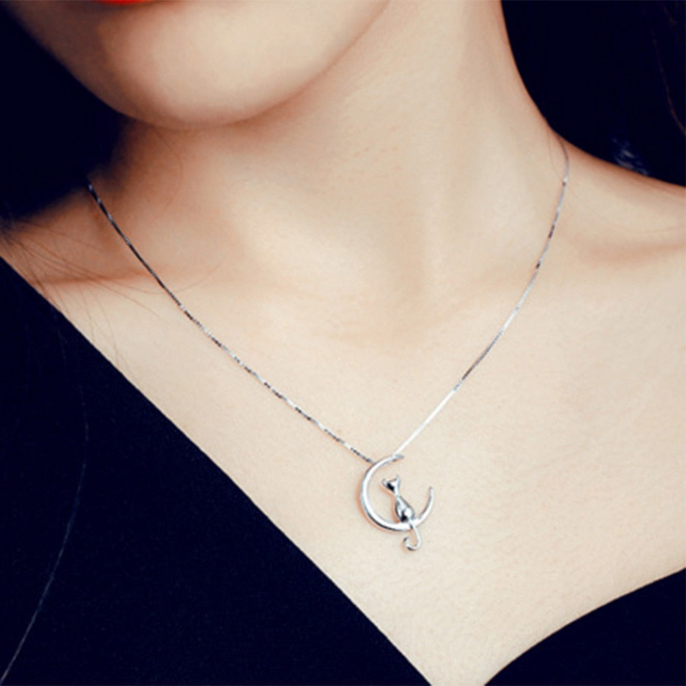 Cute Moon necklace Trendy Moon pendant necklace Trendy Necklace